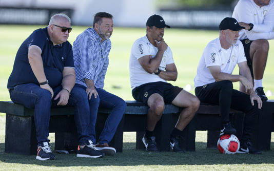 Vai dar treta? Mano e Corinthians divergem sobre multa; veja valores